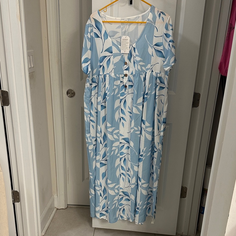 Source Unknown Sky Blue and White Patterned Midi Dress